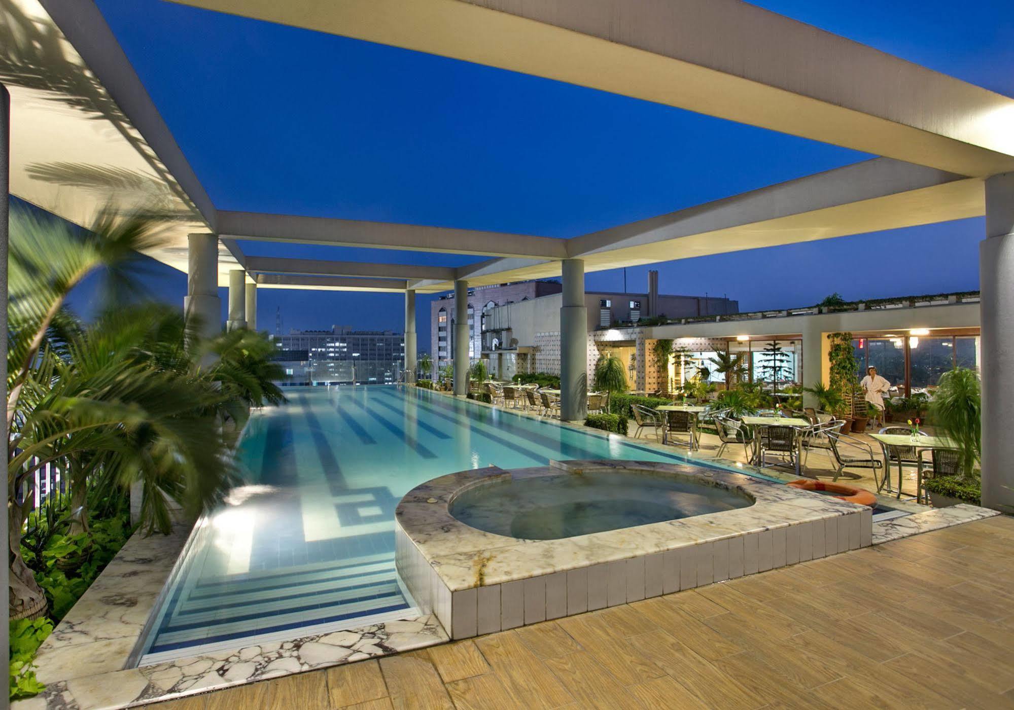 Fars Hotel & Resorts - Bar-Buffet-Pool-Spa Dacca Exterior foto